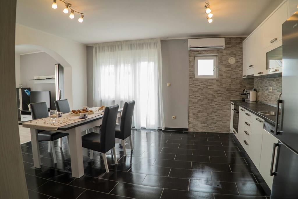 Apartman Ljubica Sea View Stobreč Zewnętrze zdjęcie